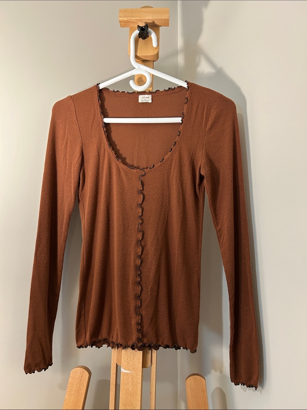 Wilfred | Ribbed Scoop-Neck Long Sleeve Top in Rust | Size M